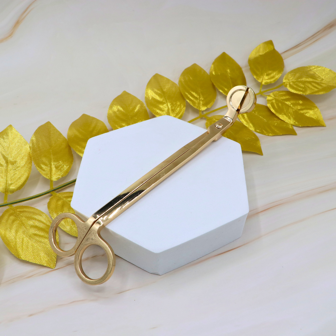 ✂️✨ Corta Pabilo Dorado – Herramienta esencial