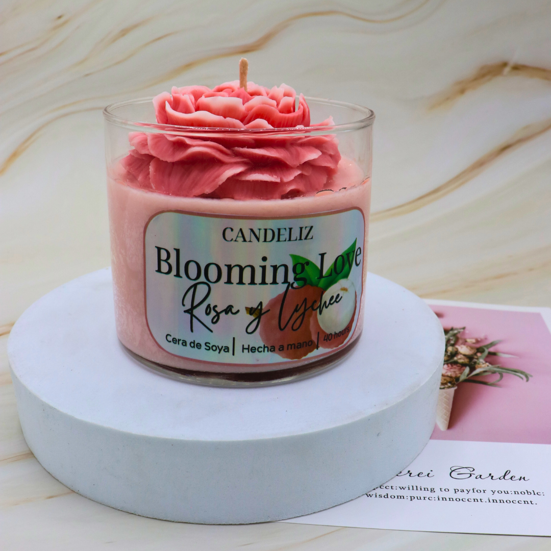 🌹✨ Vela Blooming Love – Rosa & Lychee (400 g)