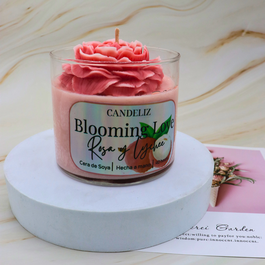 🌹✨ Vela Blooming Love – Rosa & Lychee (400 g)