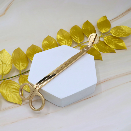 ✂️✨ Corta Pabilo Dorado – Herramienta esencial